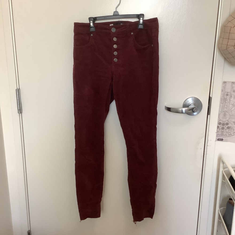 High wasited corduroy jeans with multiple bottoms